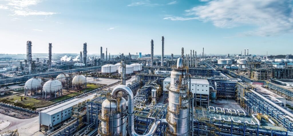 New Delhi Slashes Petrochemical Import Duties to Shield Industries from Iran War Shock