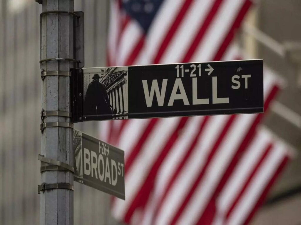 Wall Street Inches Higher on Semiconductor Rebound Despite Middle East Volatility