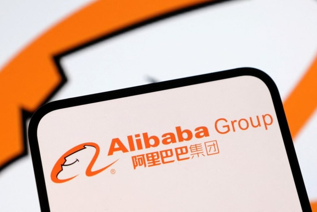 Market Split: Regional Chip Rout Batters Mainland China While Apple-Alibaba AI Deal Ignites Hong Kong