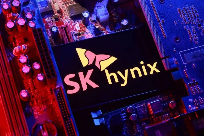 SK Hynix Surges 13% in Blockbuster Nasdaq Debut After Raising ₹2.2 Lakh Crore