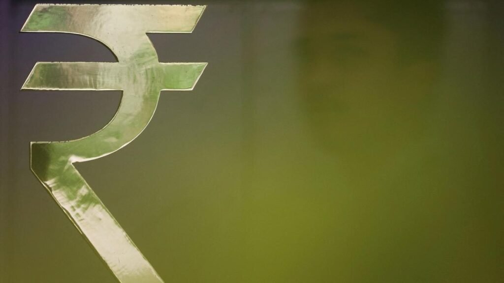 Rupee Edges Higher by 2 Paise to 95.43 Against US Dollar in Early Trade