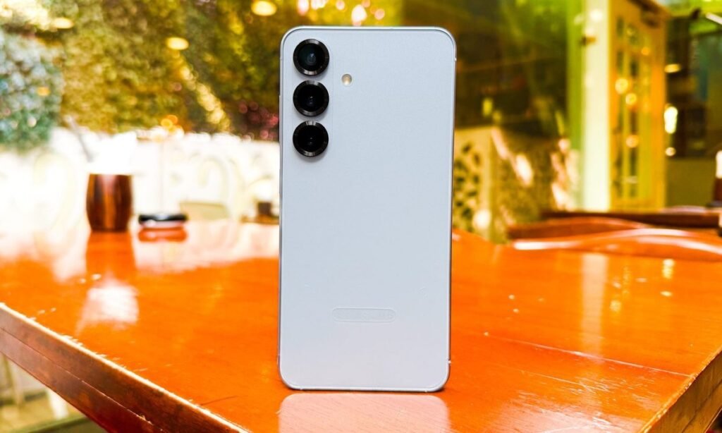 Great Phone, Small Tank: The Real-World Verdict on the Galaxy S25