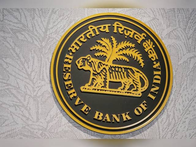 Liquidity Drain: RBI Absorbs ₹1.42 Trillion via VRRR Auction Amid Banking Surplus