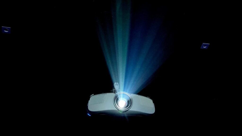 Projector vs TV Under ₹10,000: Which Smart Projector Should You Buy?