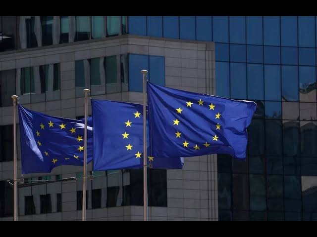 European Shares Subdued as Tech Stocks Slide and Oil Prices Surge