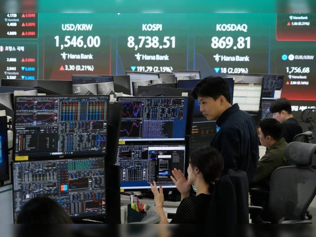 Asian Stocks Tick Higher as Markets Weigh Further Fed Hikes