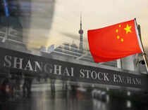 Sector Divergence: Agriculture, Energy, and Gold Lift Chinese Equities Amid Tech Declines
