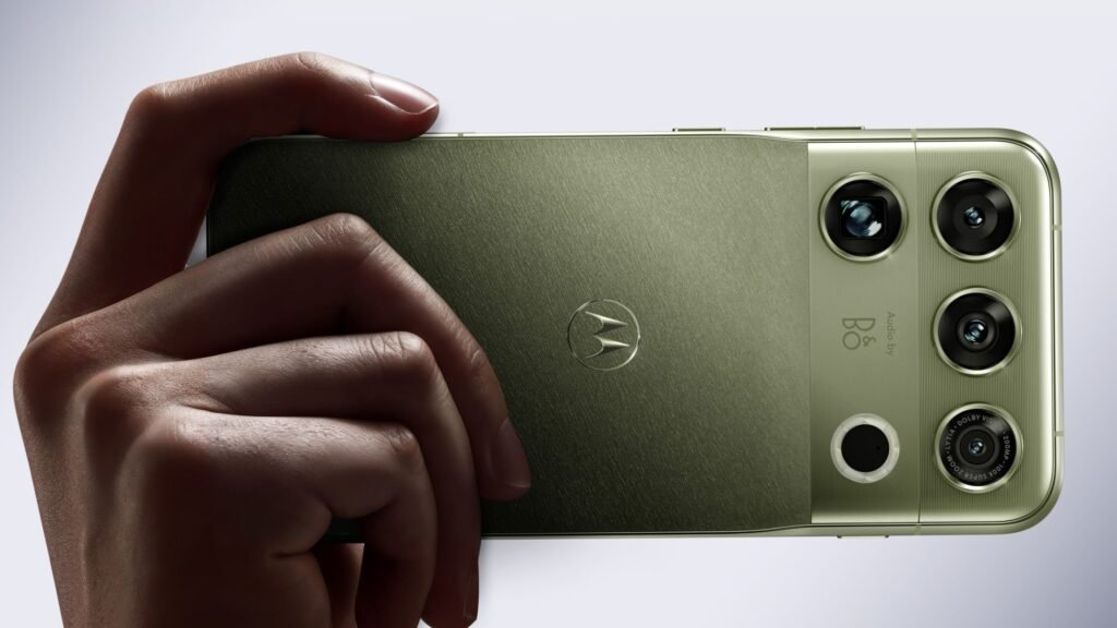 Motorola Signature 27 Unveiled: Snapdragon 8 Elite Extreme Gen 6 and 200MP Periscope Camera Lead the New Flagship